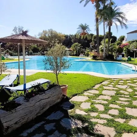شقة Gran Apartamento Con Jardin En Playa إِستيبونا