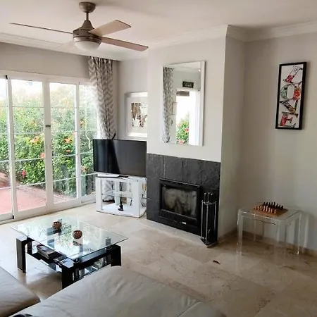 Gran Apartamento Con Jardin En Playa شقة