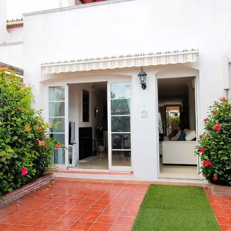 شقة Gran Apartamento Con Jardin En Playa إِستيبونا