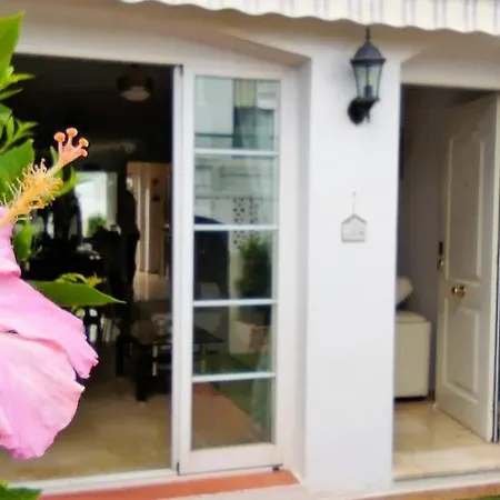 شقة Gran Apartamento Con Jardin En Playa إِستيبونا
